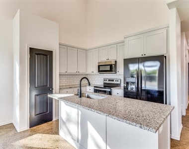 112 Dealva Court - Photo Thumbnail 8
