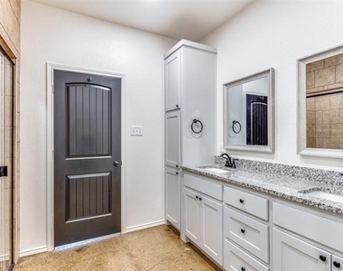 112 Dealva Court - Photo Thumbnail 20
