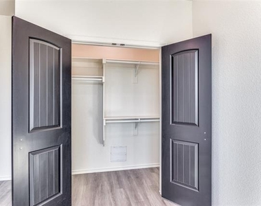 112 Dealva Court - Photo Thumbnail 18