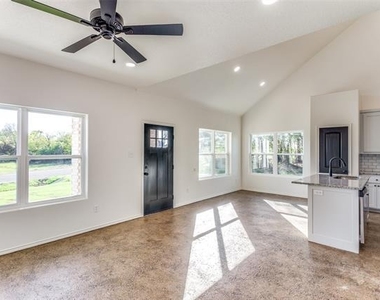 112 Dealva Court - Photo Thumbnail 3