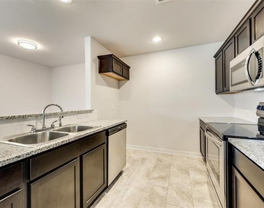 616 N 6th Street - Photo Thumbnail 7