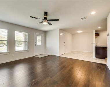 616 N 6th Street - Photo Thumbnail 4