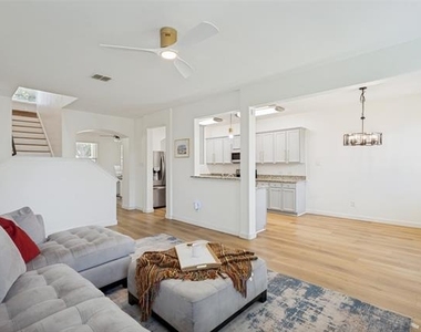 1006 Partridge Drive - Photo Thumbnail 3