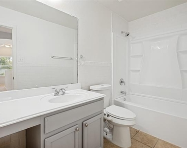 1006 Partridge Drive - Photo Thumbnail 10