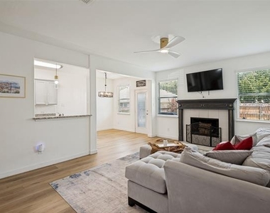 1006 Partridge Drive - Photo Thumbnail 5
