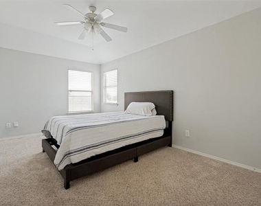 1006 Partridge Drive - Photo Thumbnail 11
