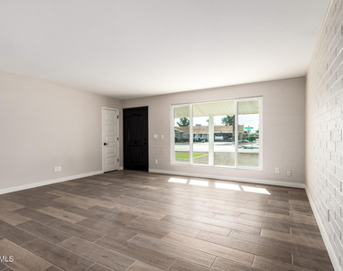 11016 W Sun City Boulevard - Photo Thumbnail 6