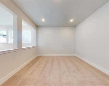 7163 Lathrop Lane - Photo Thumbnail 15