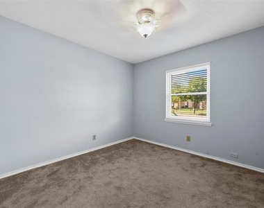 1305 Clark Trail - Photo Thumbnail 7
