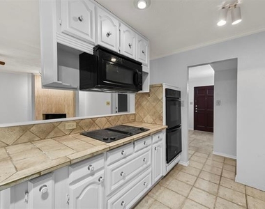 1305 Clark Trail - Photo Thumbnail 4