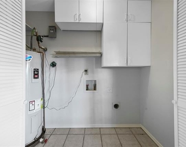 1305 Clark Trail - Photo Thumbnail 13