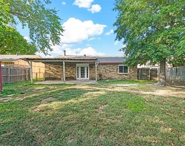 1305 Clark Trail - Photo Thumbnail 14
