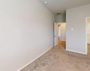 1016 Highberry Drive - Photo Thumbnail 8