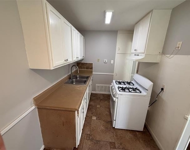 306 E Mitchell Street - Photo Thumbnail 2