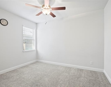 3121 Sunnyside Drive - Photo Thumbnail 16