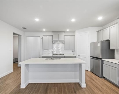3121 Sunnyside Drive - Photo Thumbnail 4