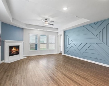 3121 Sunnyside Drive - Photo Thumbnail 2