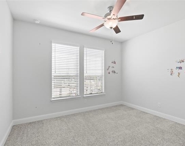 3121 Sunnyside Drive - Photo Thumbnail 17