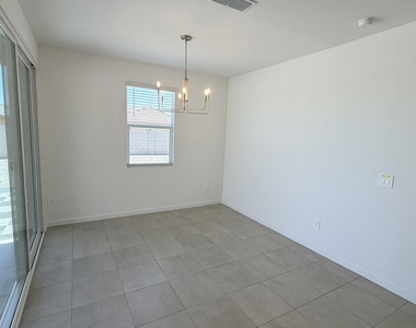 37043 W Vera Cruz Drive - Photo Thumbnail 17