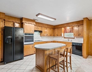 1332 Brookside Drive - Photo Thumbnail 7