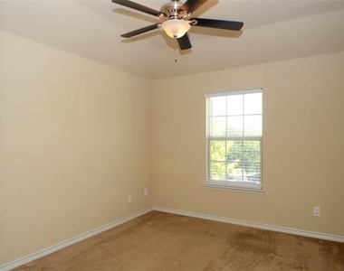 6504 Hickory Hill Drive - Photo Thumbnail 10