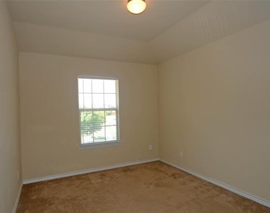 6504 Hickory Hill Drive - Photo Thumbnail 12