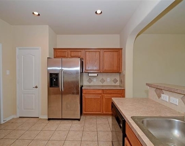 6504 Hickory Hill Drive - Photo Thumbnail 4