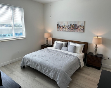 1551 N Flagler (seasonal Or Annual) Drive - Photo Thumbnail 16