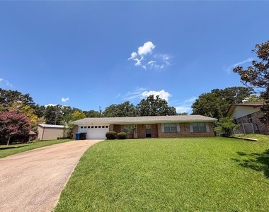 907 Seymore Circle - Photo Thumbnail 2