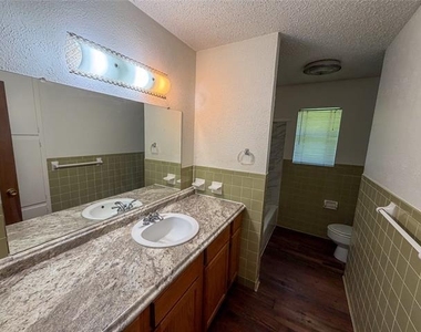 907 Seymore Circle - Photo Thumbnail 17