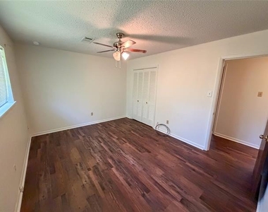 907 Seymore Circle - Photo Thumbnail 20