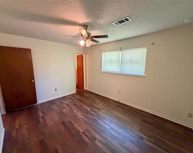 907 Seymore Circle - Photo Thumbnail 21