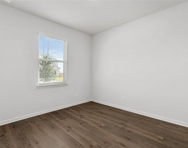 1125 Tempe Lane - Photo Thumbnail 8