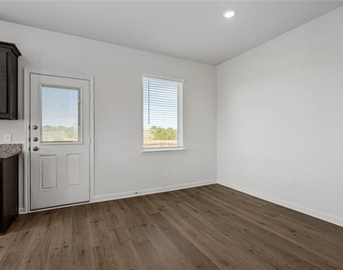1125 Tempe Lane - Photo Thumbnail 3