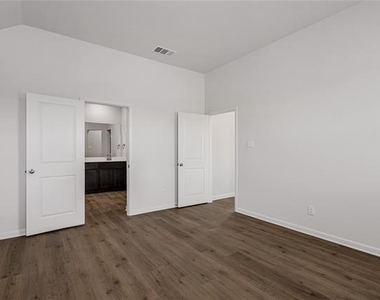 1125 Tempe Lane - Photo Thumbnail 6