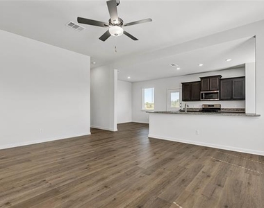 945 Cawthorne Trail - Photo Thumbnail 6