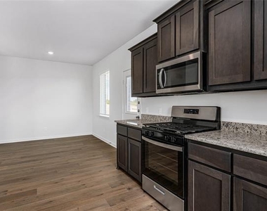 945 Cawthorne Trail - Photo Thumbnail 5