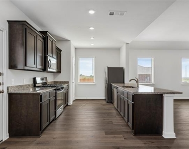 945 Cawthorne Trail - Photo Thumbnail 3