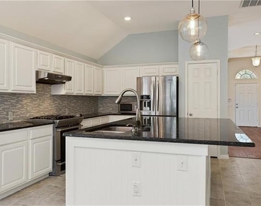 6701 Candlecreek Lane - Photo Thumbnail 13