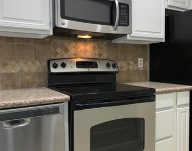 5740 Martel Avenue - Photo Thumbnail 11