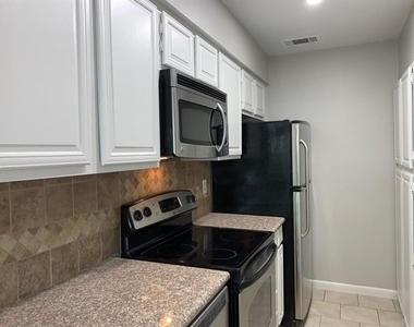 5740 Martel Avenue - Photo Thumbnail 10