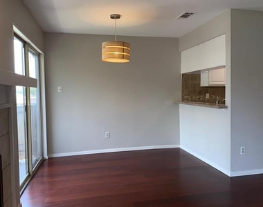 5740 Martel Avenue - Photo Thumbnail 5