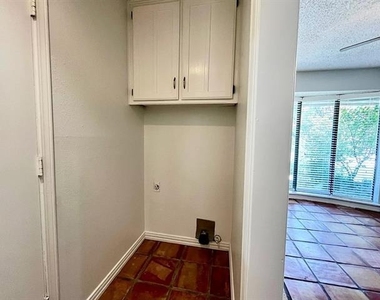 5008 Millsprings Drive - Photo Thumbnail 16