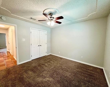 5008 Millsprings Drive - Photo Thumbnail 13
