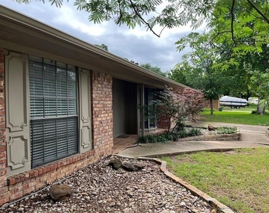 5008 Millsprings Drive - Photo Thumbnail 3