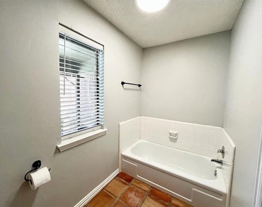 5008 Millsprings Drive - Photo Thumbnail 24