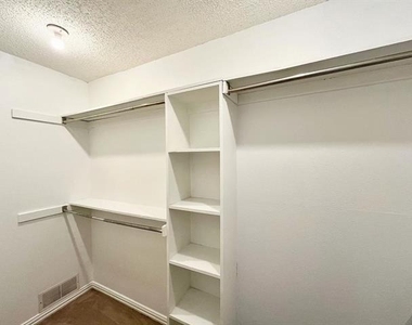 5008 Millsprings Drive - Photo Thumbnail 26