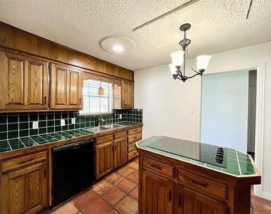 5008 Millsprings Drive - Photo Thumbnail 8