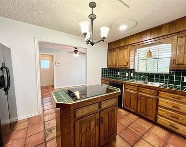 5008 Millsprings Drive - Photo Thumbnail 9