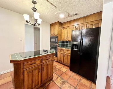5008 Millsprings Drive - Photo Thumbnail 7